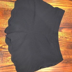 CeCe size 6 shorts. Black.